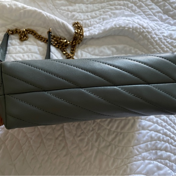 Tory Burch
Small Kira Chevron Convertible Leather Shoulder Bag - Picture 5 of 16